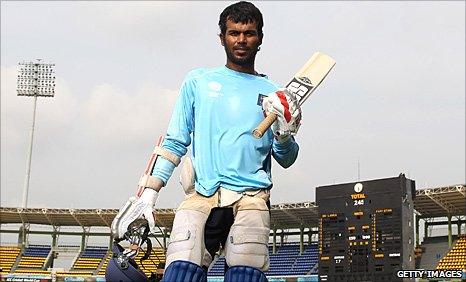 Upul Tharanga poses with his kit