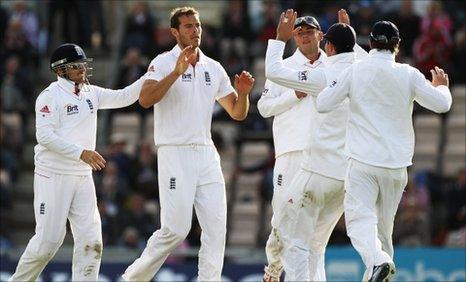 Chris Tremlett celebrates removing Mahela Jayawardene