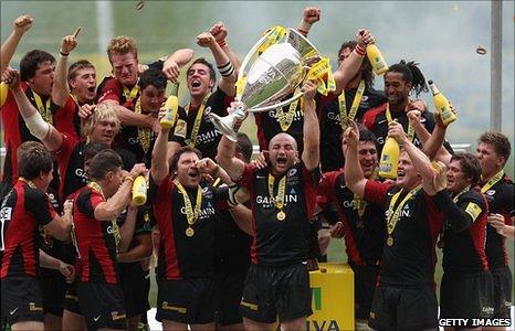 Saracens lift Aviva Premiership trophy