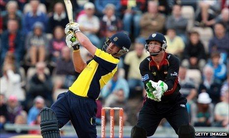 Sean Ervine hits out against Durham