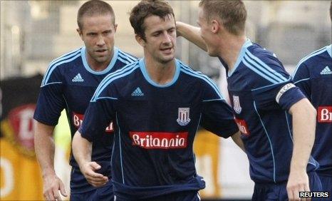 Matthew Upson (left) and scorer Danny Pugh