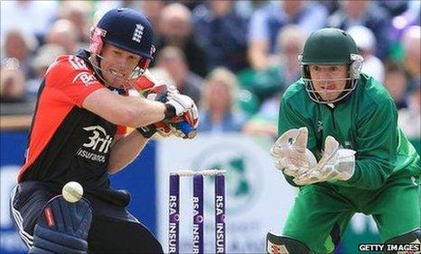 Eoin Morgan (l) and Niall O'Brien