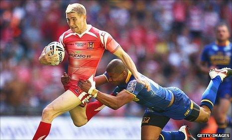 Sam Tomkins (left)