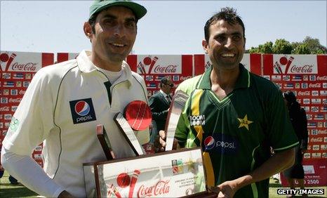 Pakistan captain Misbah-ul-Haq and batsman Younus Khan with the Test series trophy