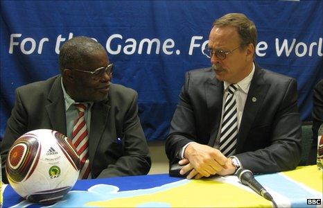 Ndumiso Gumede (Zifa vice-president) with Fifa's Chris Eaton