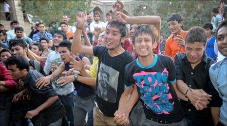 Festival crowd in Kabul