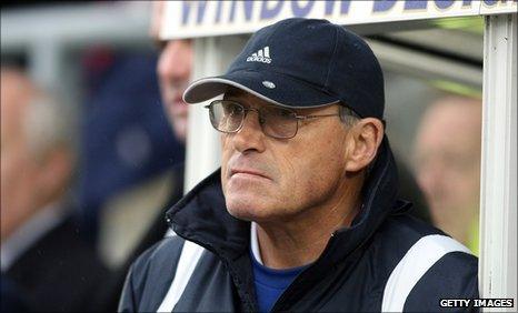 Crewe Alexandra manager Dario Gradi