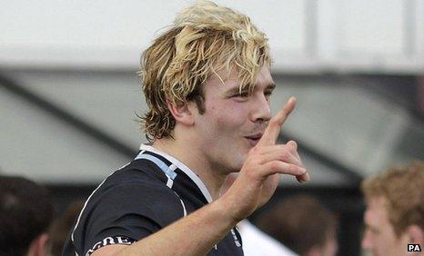 Richie Gray celebrates after scoring a try for Glasgow Warriors against Bath