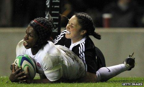 Margaret Alphonsi goes over for England's try