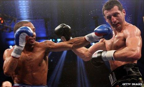 Carl Froch (r) and Andre Ward