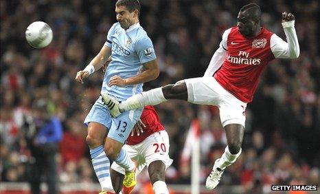 Emmanuel Frimpong against Manchester City in the Carling Cup