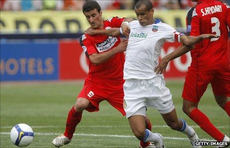 Rivaldo in action for Uzbek side FC Bunyodkor