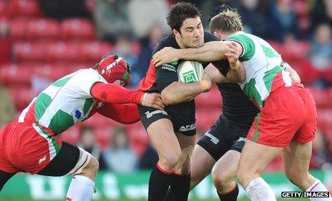 England squad man Brad Barritt on the charge for Saracens