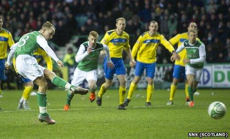 Leigh Griffiths converts a penalty against St Johnstone