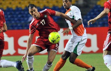 Marouane Chamakh (in red)