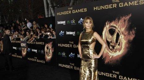 Jennifer Lawrence plays Katniss Everdeen