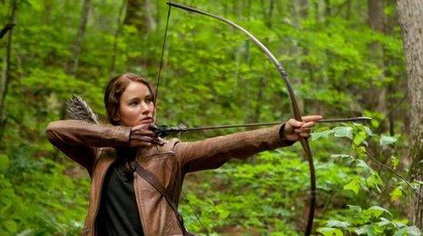 Jennifer Lawrence plays Katniss Everdeen