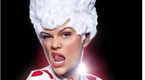 Jessie J with shaving foam on her head