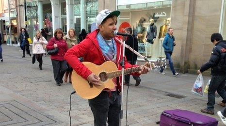 Busker Marcus Akil