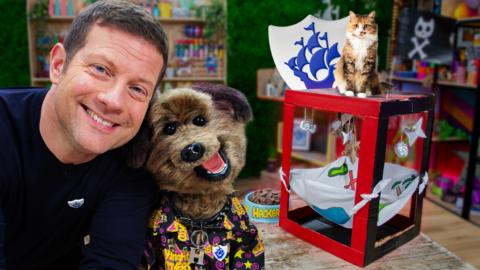 Dermot O'leary and Hacker's homemade pirate themed cat bed.