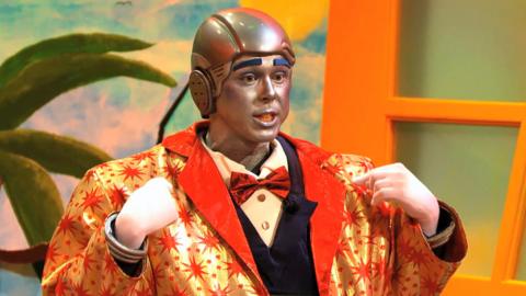 Head, Shoulders, Knees and Toes