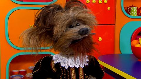 Dodge dressed as Shakespeare