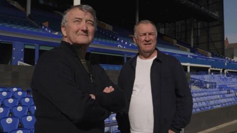 Barry Horne and Kevin Ratcliffe on their return to Goodison Park