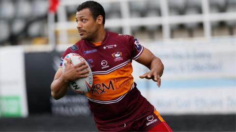 Jonny Campbell of Batley Bulldogs