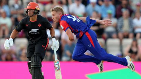 Luke Wood conceded one run from his final set to help Southern Brave seal victory