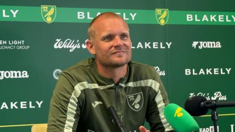 Liam Manning at press conference