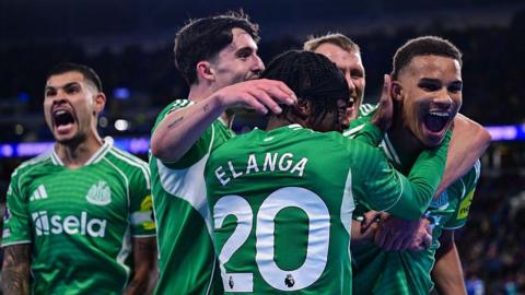Malick Thiaw celebrates with his Newcastle United team-mates after scoring his second goal against Everton at the Hill Dickinson Stadium on 29 November, 2025
