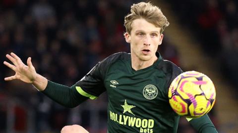 Mads Roerslev in action for Brentford