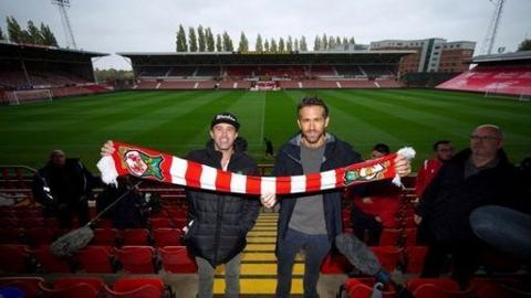 Rob McElhenney and Ryan Reynolds