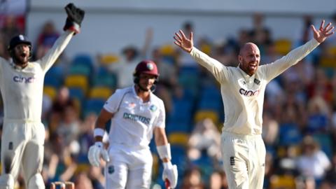 Jack Leach appeals for lbw against Joshua da Silva