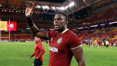 Maro Itoje puts hand up