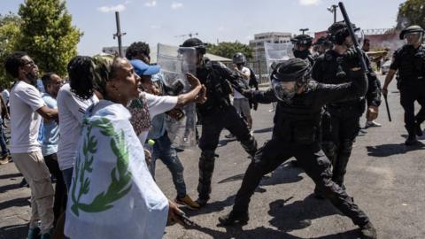 Eritrean asylum seekers clash with the Israeli police in Tel Aviv on 2 September