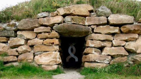 All Cannings long barrow