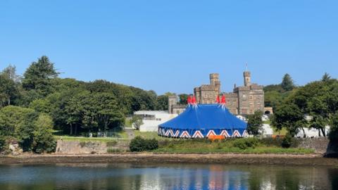 An teanta mòr aig Fèis Cheilteach Innse Gall