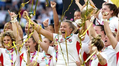 Zoe Aldcroft lifts women's Rugby World Cup