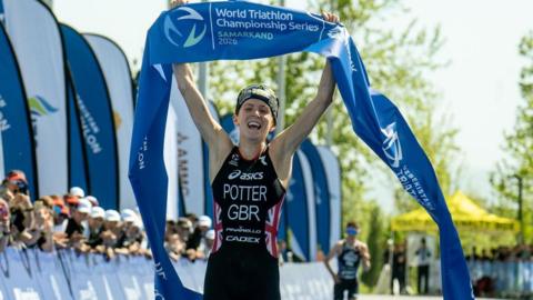 Beth Potter winning Samarkand Triathlon