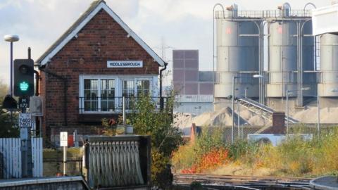 Signal box at the west end of Middlesbrough railway station