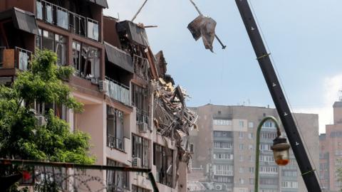 damaged block, kyiv