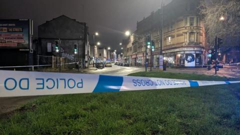 Bristol stabbing: Teenager dies after Rawnsley Park attack - BBC News