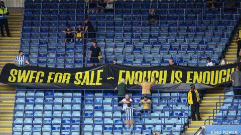 Sheffield Wednesday fans protest at Leicester City