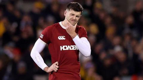 Blair Kinghorn looking in pain