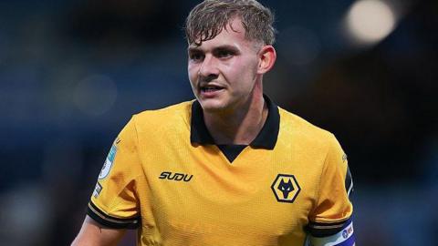 Alfie Pond in action for Wolverhampton Wanderers' under-21 side