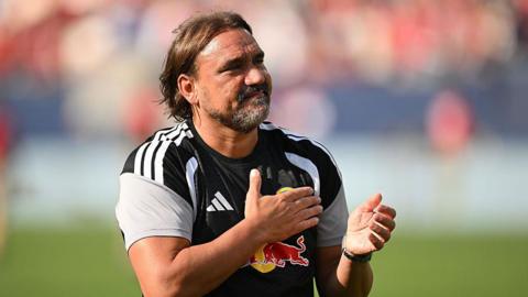 Daniel Farke of Leeds United applauds fans