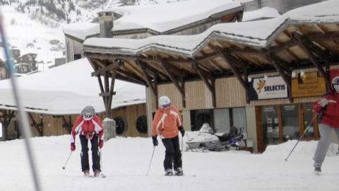 Skiers in Avoriaz (file picture)
