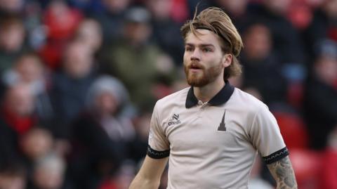 Henry Cartwright playing for Falkirk