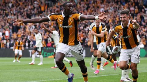 Nobel Mendy celebrates Hull goal